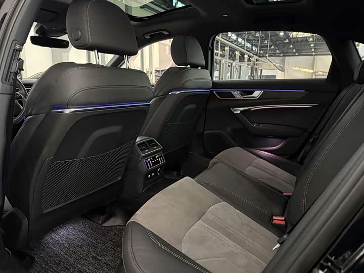 Фото 6 - Audi A6L