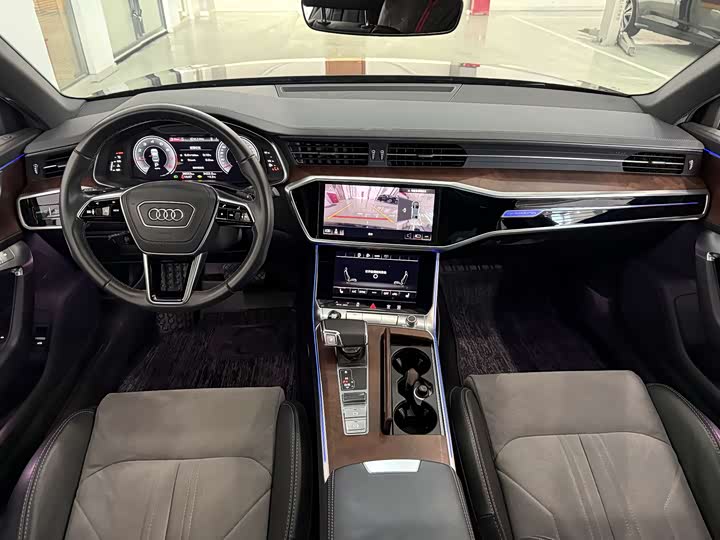Фото 8 - Audi A6L