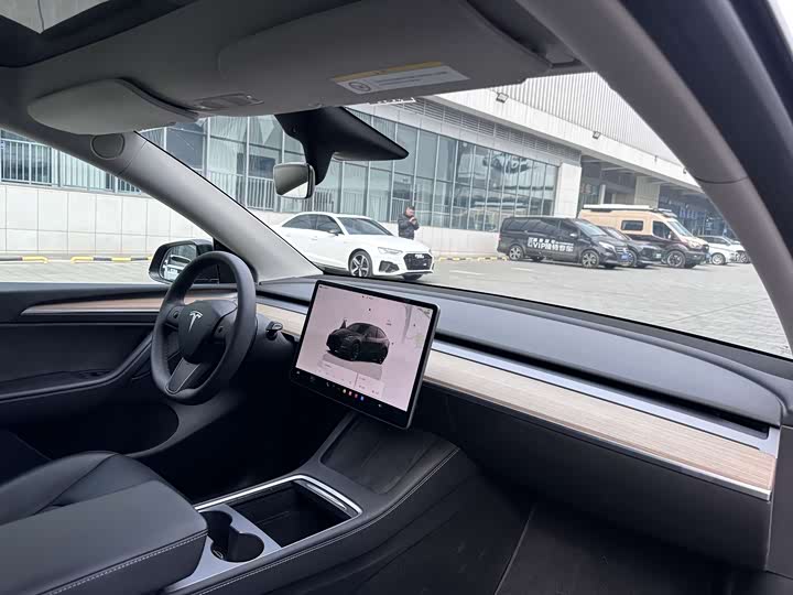 Фото 7 - Tesla Model Y