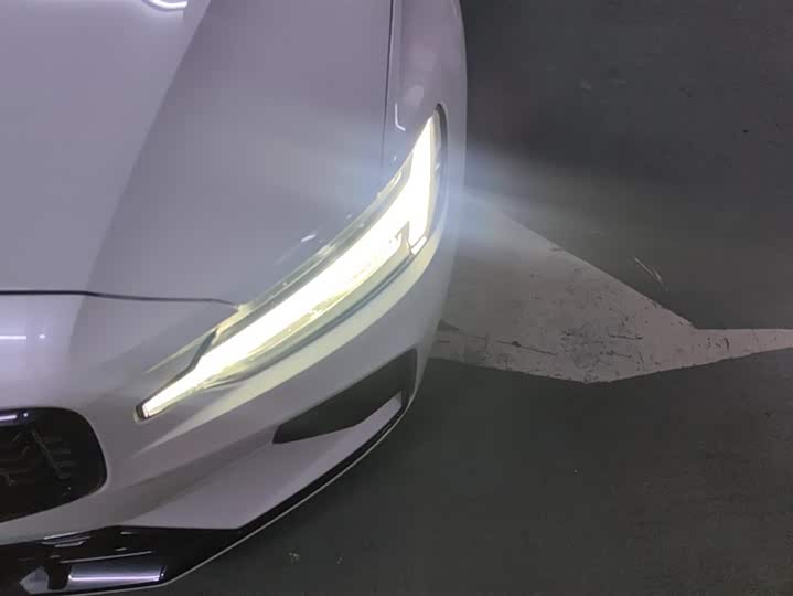 Фото 5 - Volvo V60