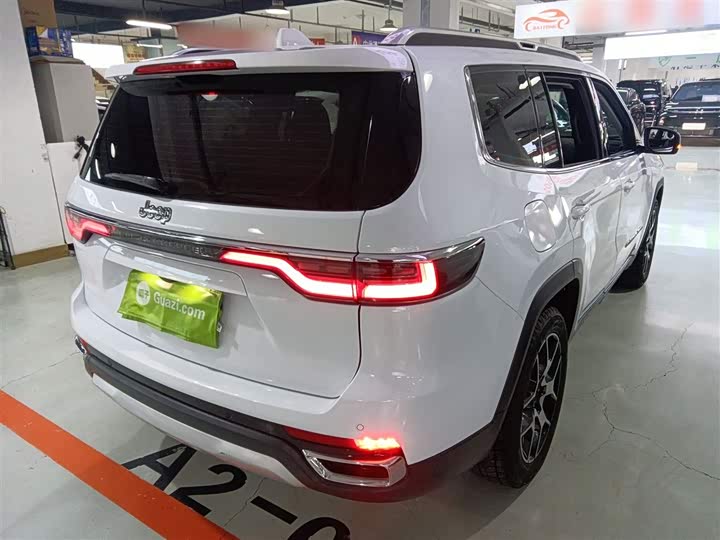 Фото 7 - Jeep Grand Commander