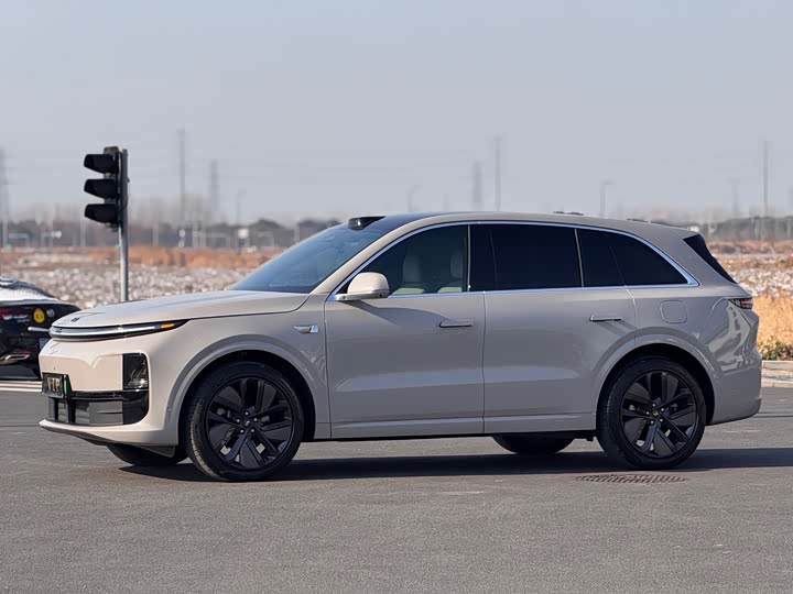 Фото 1 - LiXiang L6