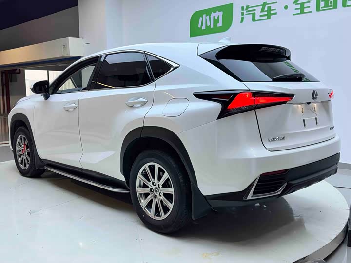 Фото 4 - Lexus NX