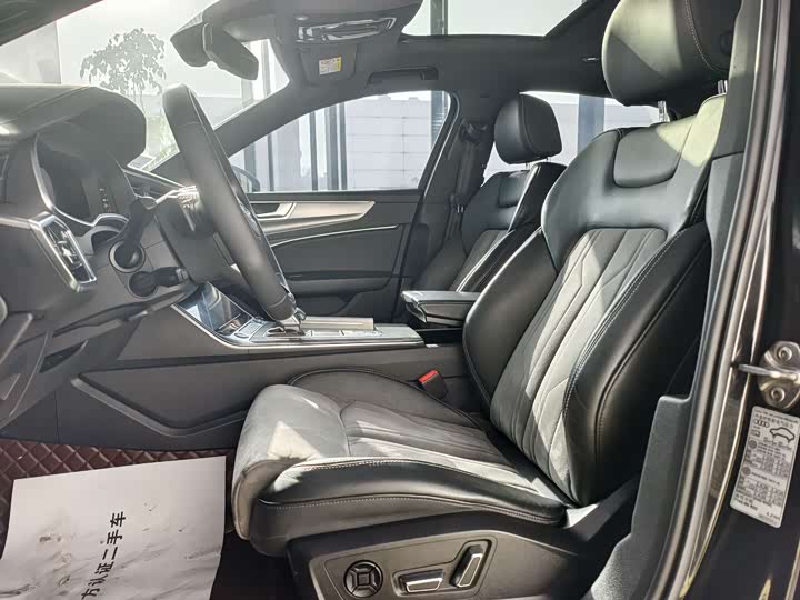 Фото 6 - Audi A6L