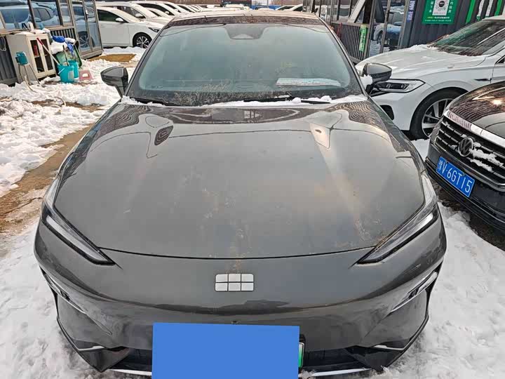 Фото 2 - Geely Galaxy E8