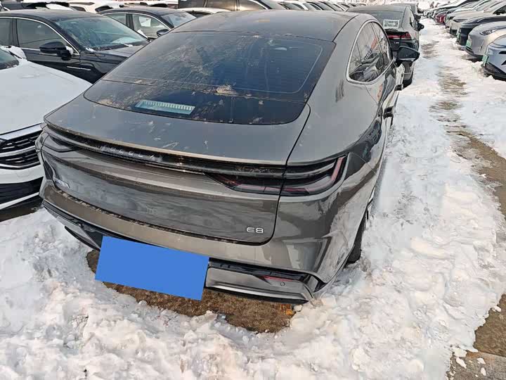 Фото 9 - Geely Galaxy E8