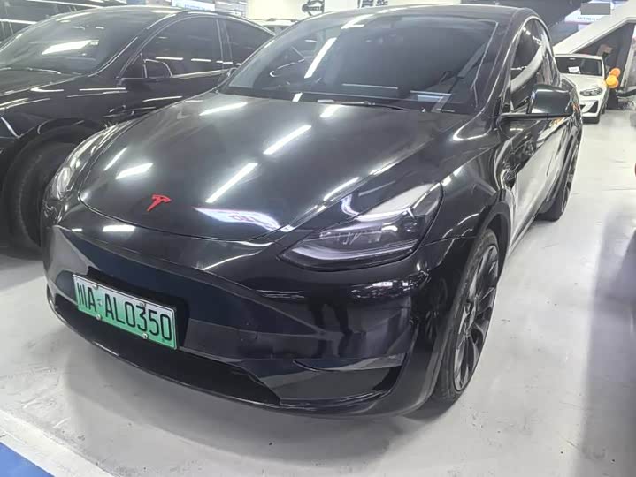 Фото 1 - Tesla Model Y