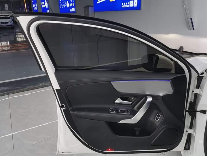 Фото 7 - Mercedes-Benz A-Class