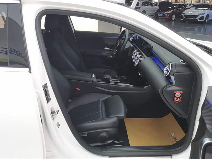 Фото 8 - Mercedes-Benz A-Class