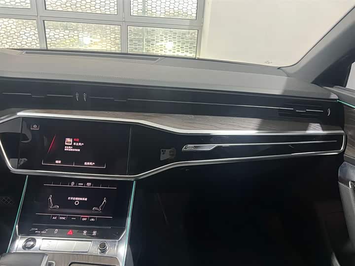 Фото 6 - Audi A6L