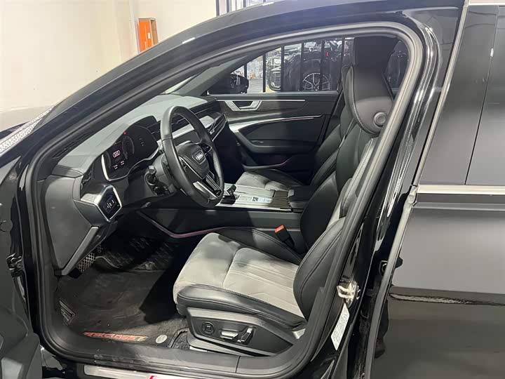 Фото 9 - Audi A6L