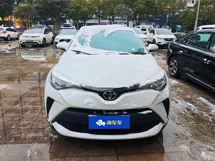 Фото 2 - Toyota C-HR