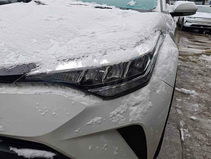 Фото 5 - Toyota C-HR