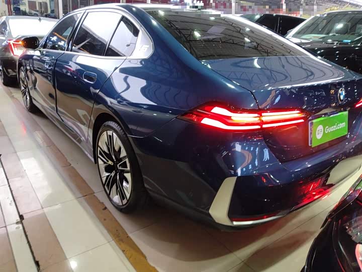 Фото 5 - BMW 5 Series