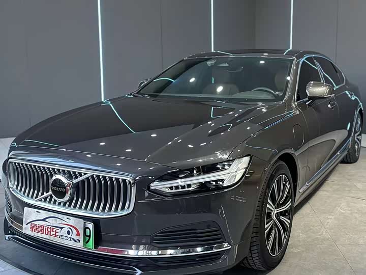 Фото 1 - Volvo S90 Hybrid
