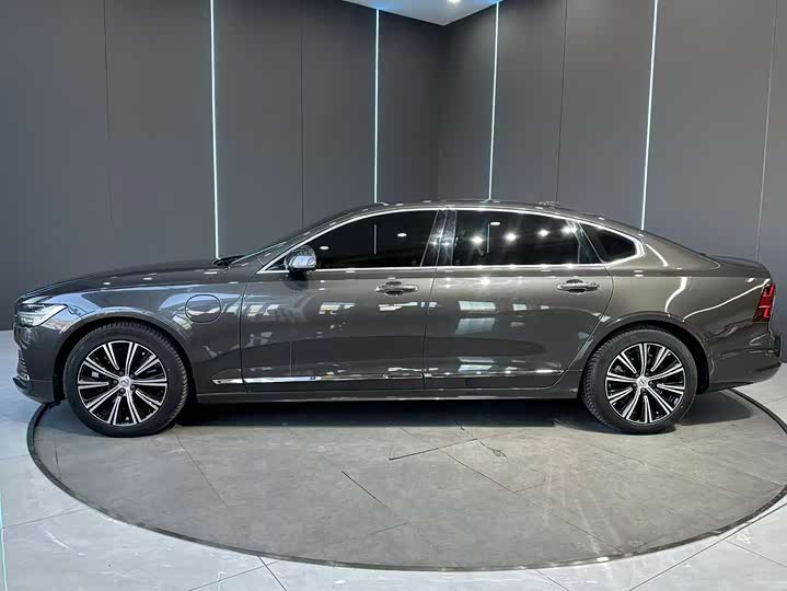 Фото 4 - Volvo S90 Hybrid