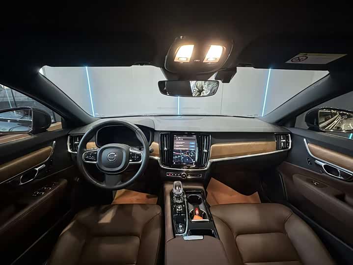 Фото 9 - Volvo S90 Hybrid