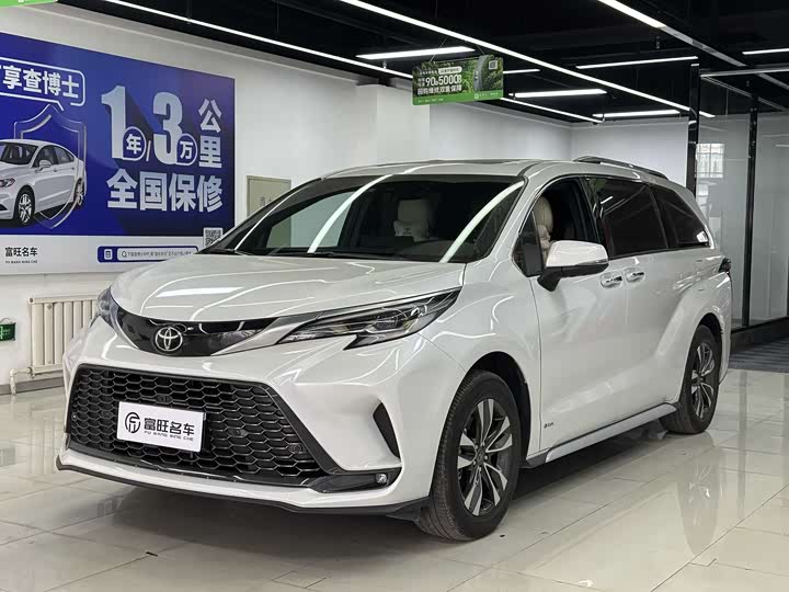 Фото 1 - Toyota Granvia