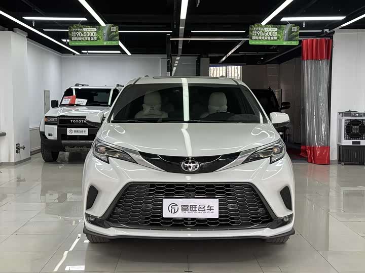 Фото 2 - Toyota Granvia