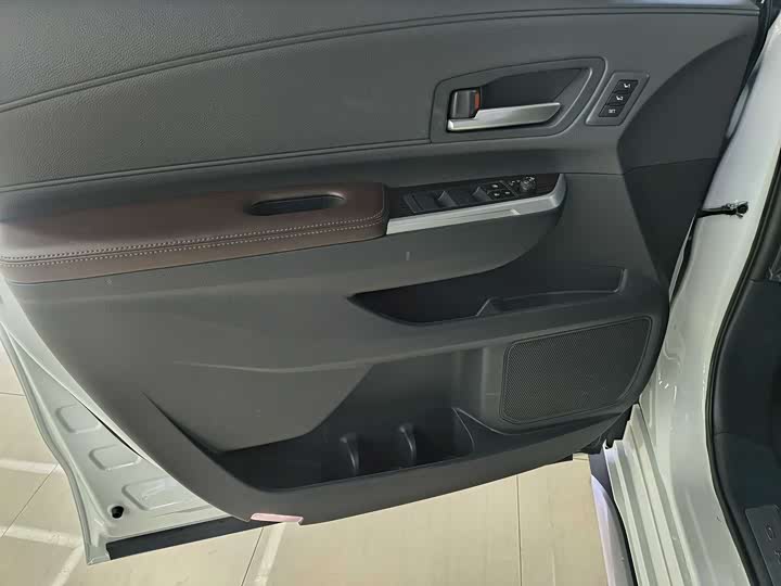 Фото 7 - Toyota Granvia