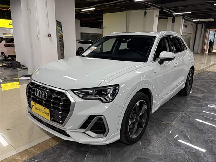 Фото 1 - Audi Q3