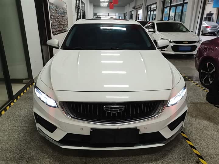 Фото 3 - Geely Preface