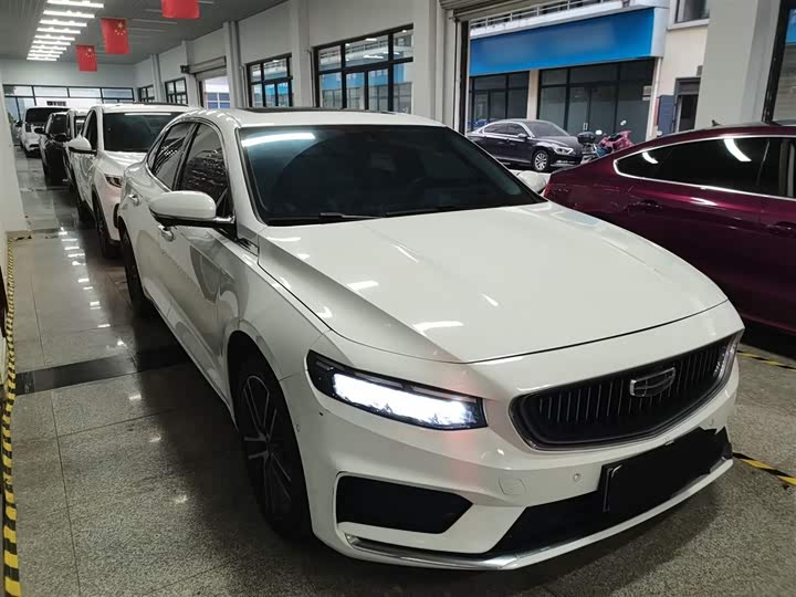 Фото 4 - Geely Preface