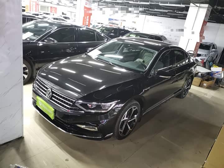 Фото 2 - Volkswagen Magotan