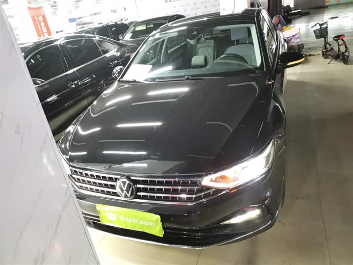 Фото 3 - Volkswagen Magotan