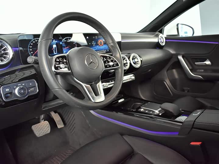 Фото 5 - Mercedes-Benz A-Class