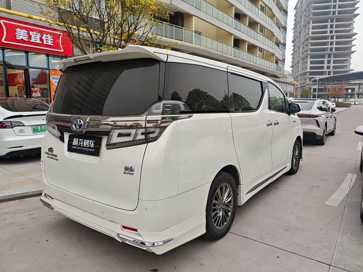Фото 7 - Toyota Vellfire