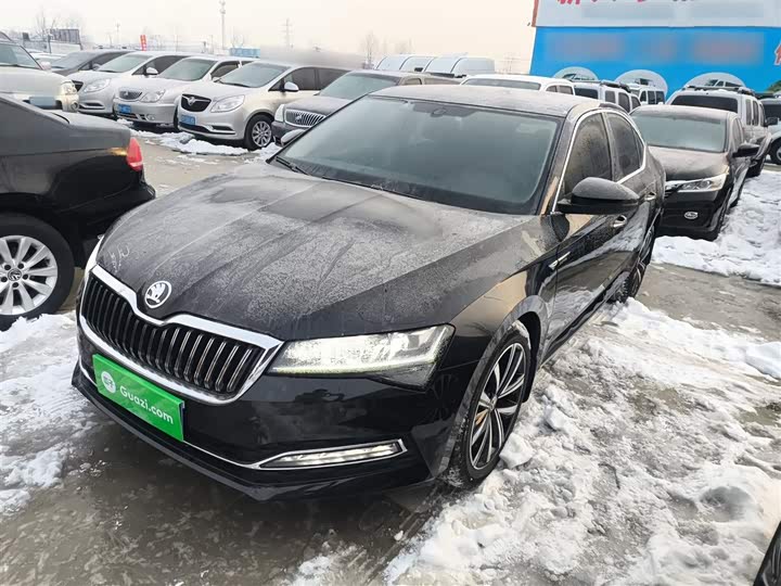 Фото 1 - Skoda Superb