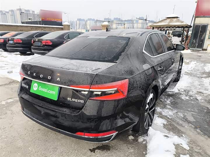 Фото 7 - Skoda Superb