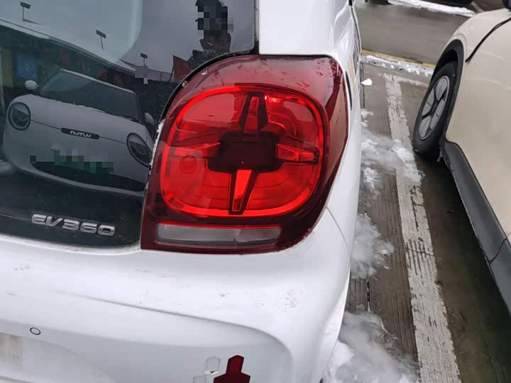 Фото 8 - Roewe Clever