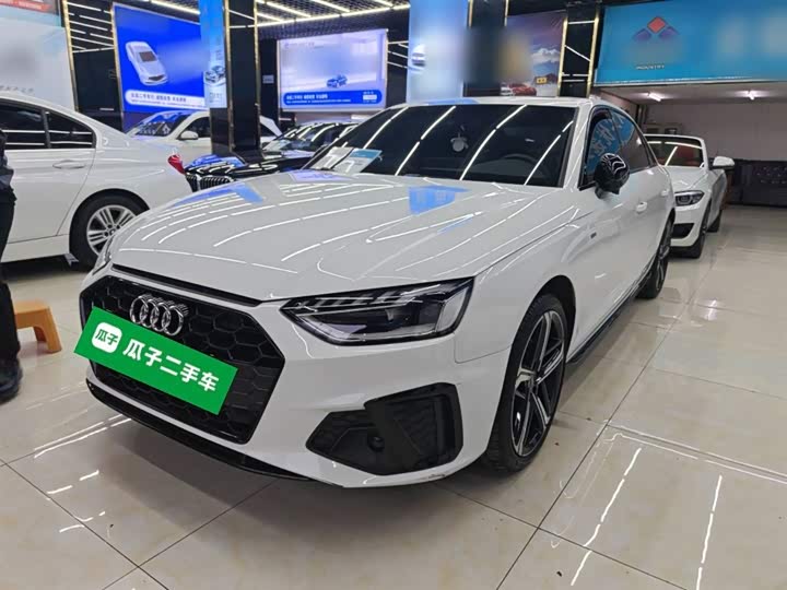 Фото 1 - Audi A4L