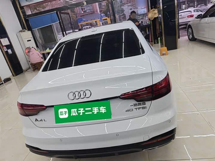 Фото 6 - Audi A4L