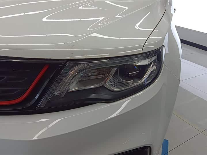 Фото 5 - Geely Atlas