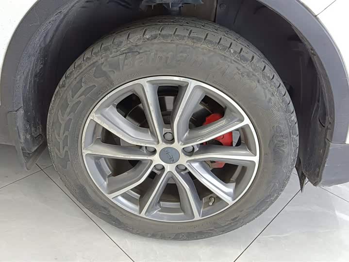 Фото 6 - Geely Atlas