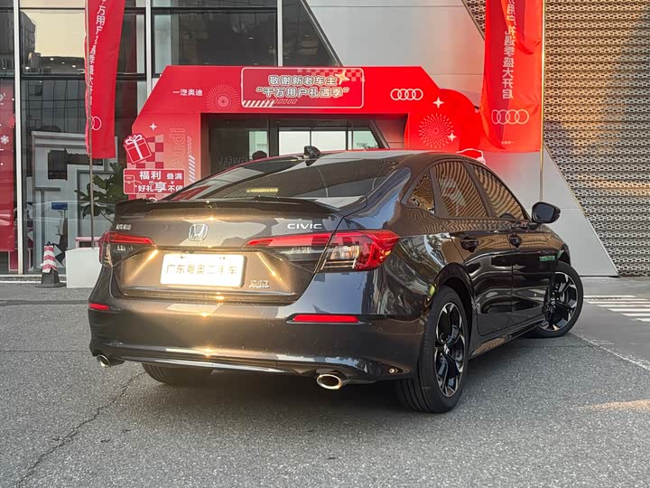 Фото 4 - Honda Civic