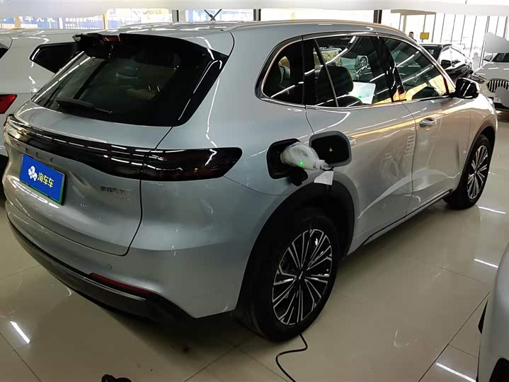 Фото 3 - Geely Galaxy Starship 7