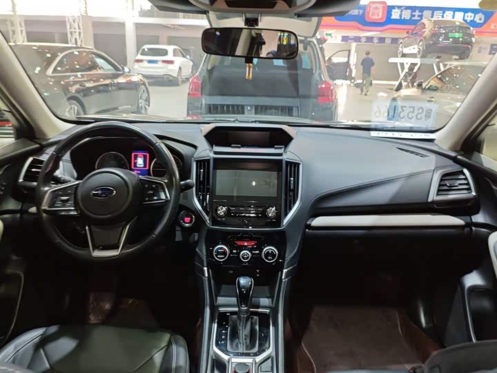 Фото 8 - Subaru Forester