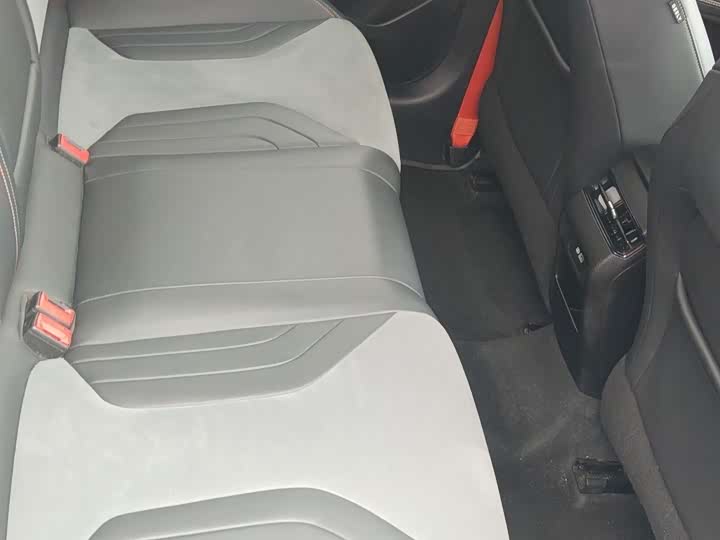 Фото 7 - Geely Binrui