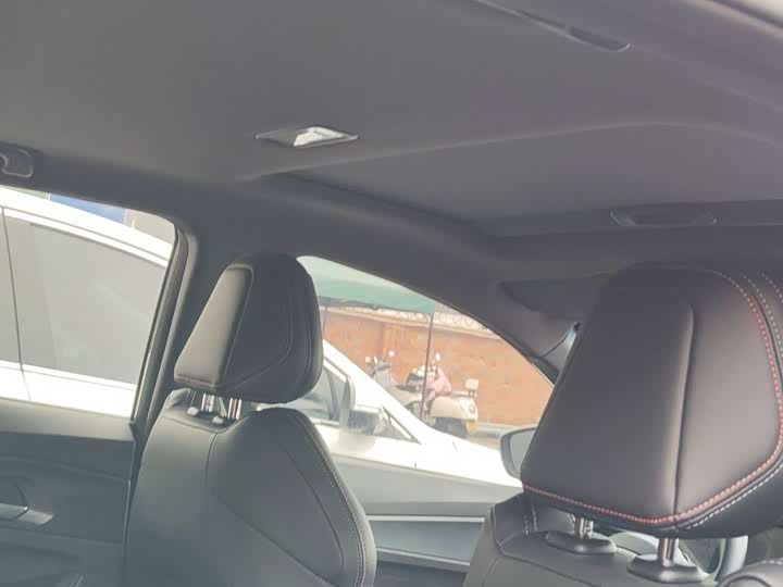 Фото 8 - Geely Binrui