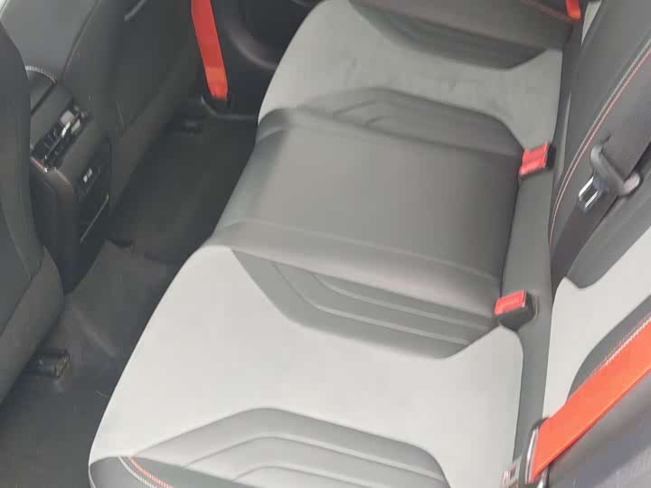 Фото 9 - Geely Binrui