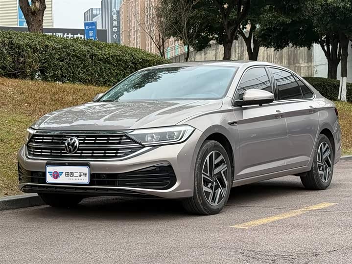 Фото 1 - Volkswagen Sagitar L