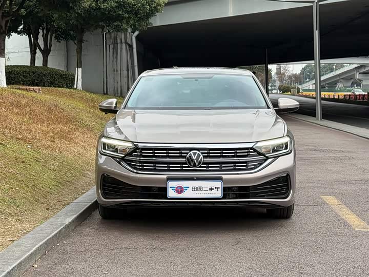 Фото 2 - Volkswagen Sagitar L