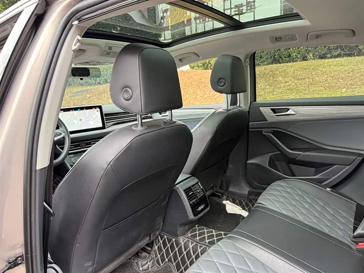 Фото 9 - Volkswagen Sagitar L