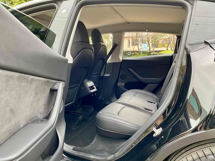 Фото 8 - Tesla Model Y