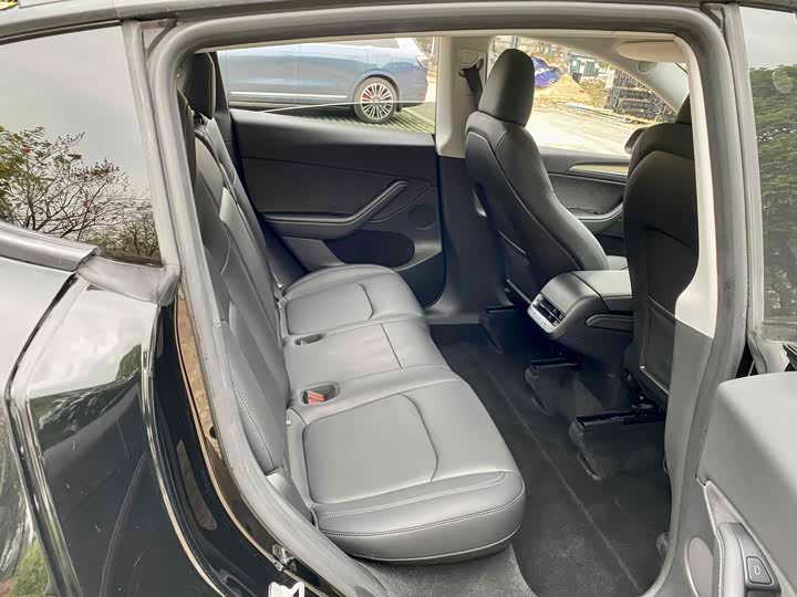 Фото 9 - Tesla Model Y