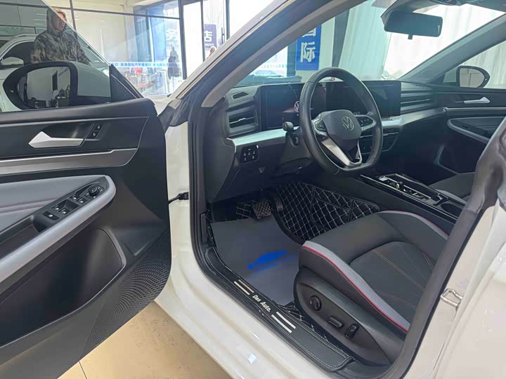 Фото 7 - Volkswagen Lamando L